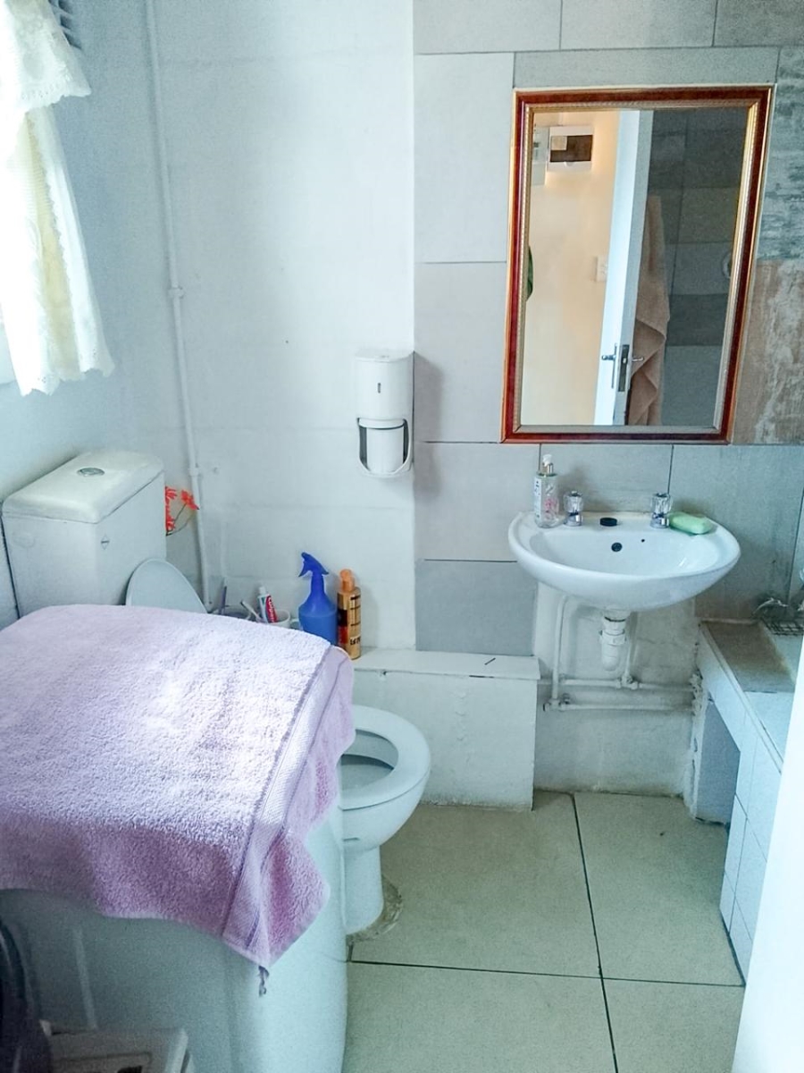 2 Bedroom Property for Sale in Pelican Park Western Cape